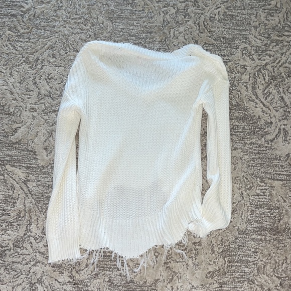 Guess white, distressed sweater (M) - Picture 5 of 5